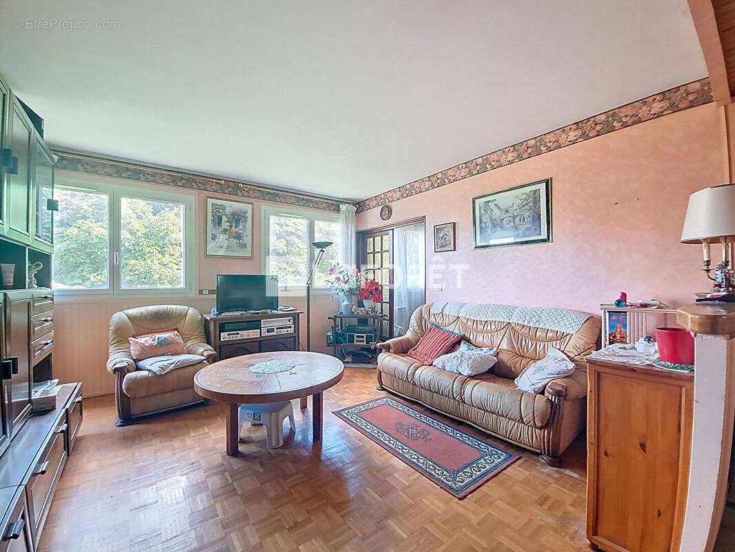 Appartement à VERNEUIL-SUR-SEINE