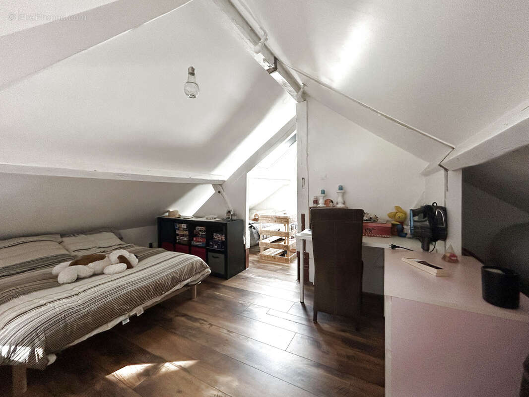 Maison à CABANAC-ET-VILLAGRAINS