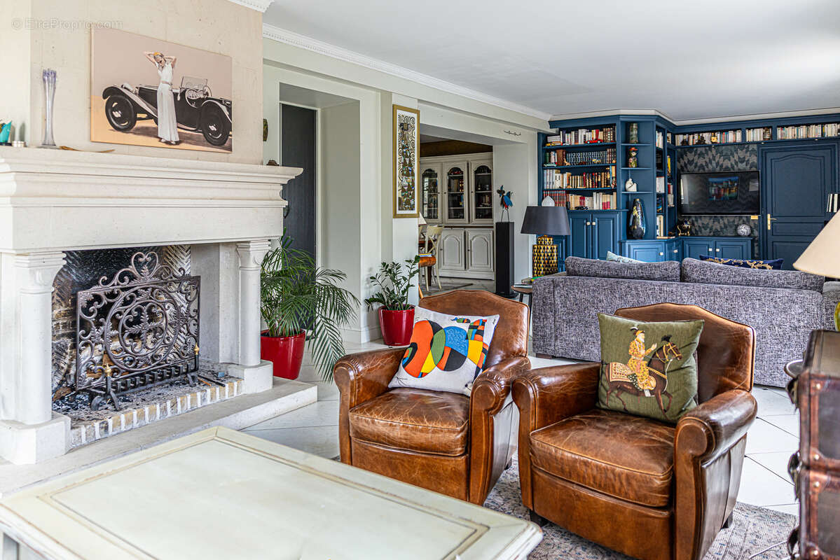 Maison à SAINT-PRYVE-SAINT-MESMIN