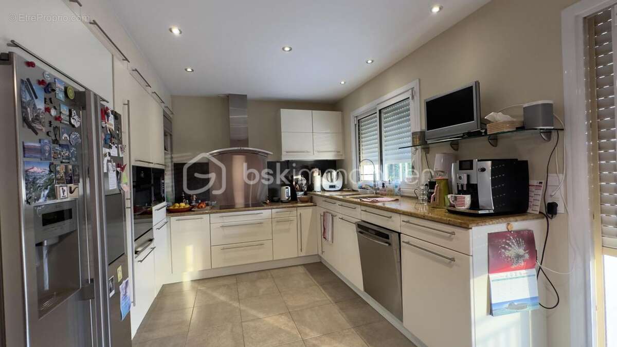 Maison 320 m² à Mortagne-Sur-Sevre  - photo 6