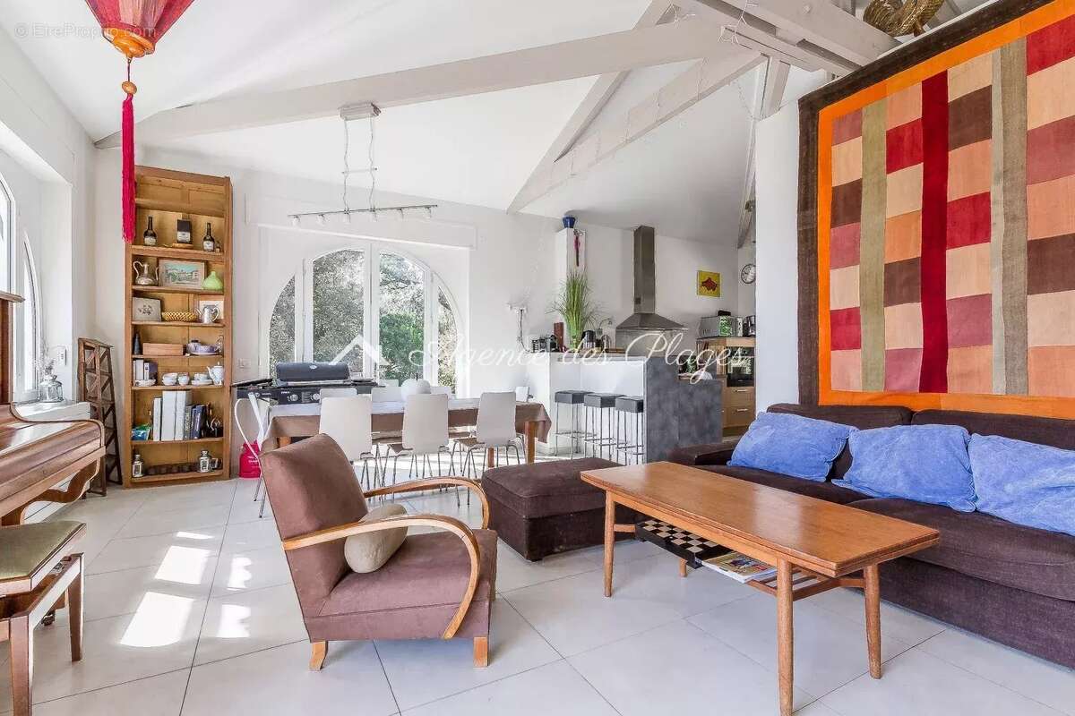 Maison à SAINT-GEORGES-DE-DIDONNE