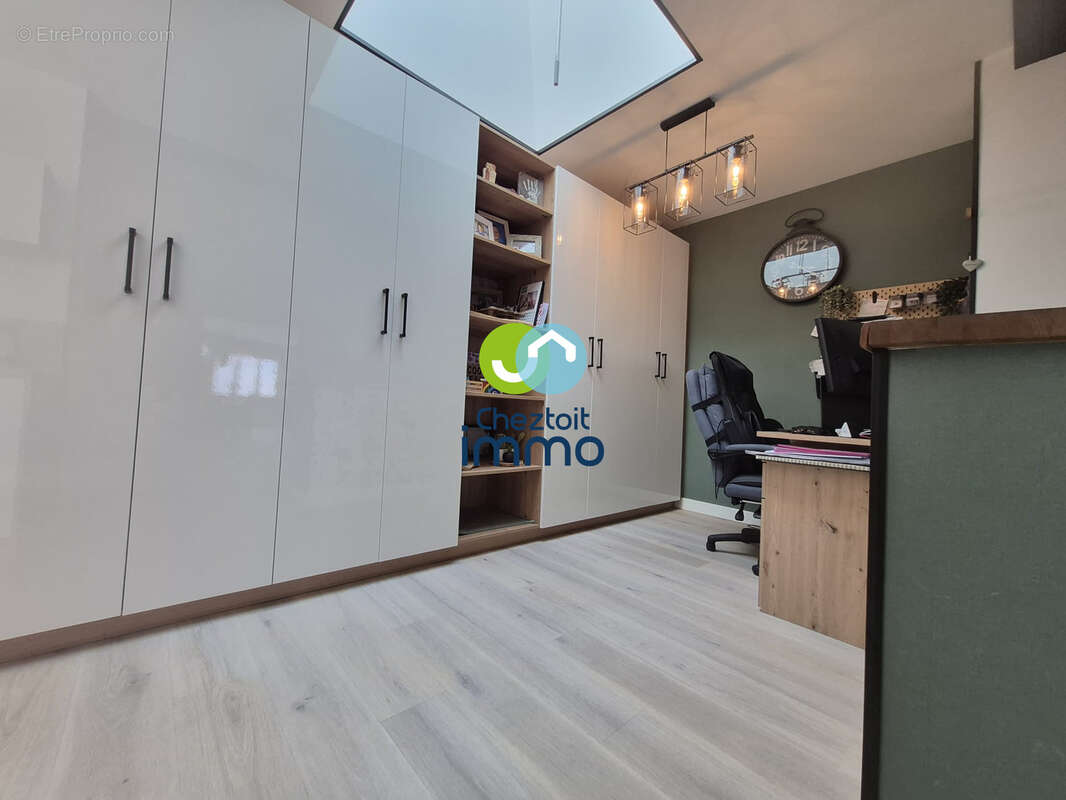 Maison de ville entièrement rénovée - photo 6