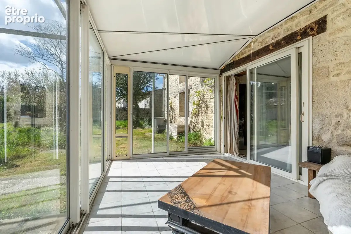 Maison principale et ensemble des biens - excellent potential pour un investisseur -  à 10 minutes d'Aulnay de Saintonge - photo 3