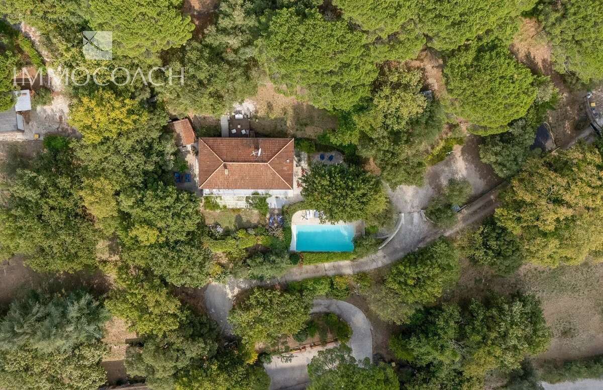 Maison à COLLOBRIERES