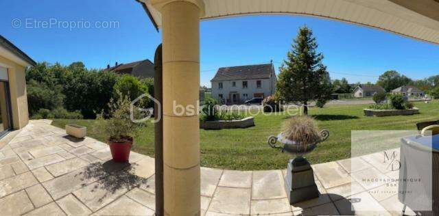 Maison à BEAUJEU-SAINT-VALLIER-PIERREJUX-ET-QUITTEUR