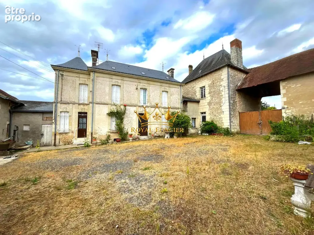 Maison 5 pièces 104 m² à vendre à La Celle-Saint-Avant (37160) - photo 1