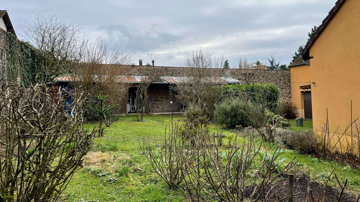 Maison à SAINT-SAUVEUR-EN-PUISAYE