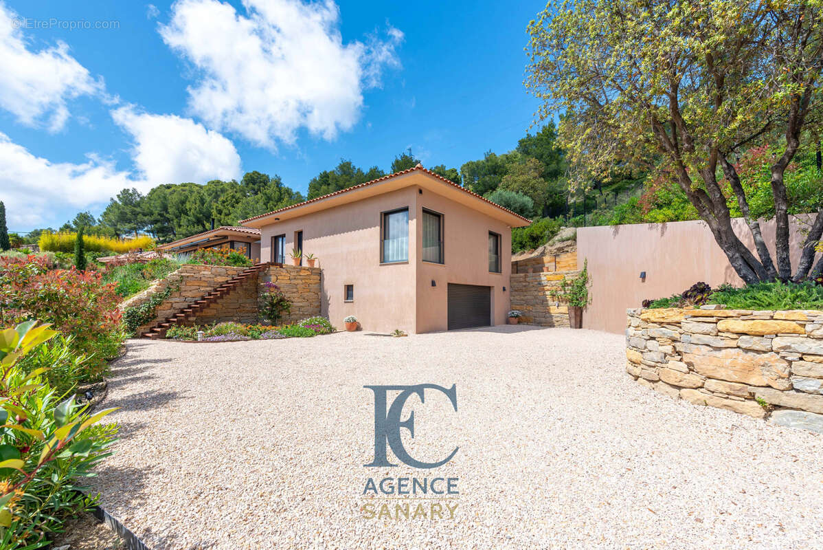 Maison à LA CADIERE-D&#039;AZUR