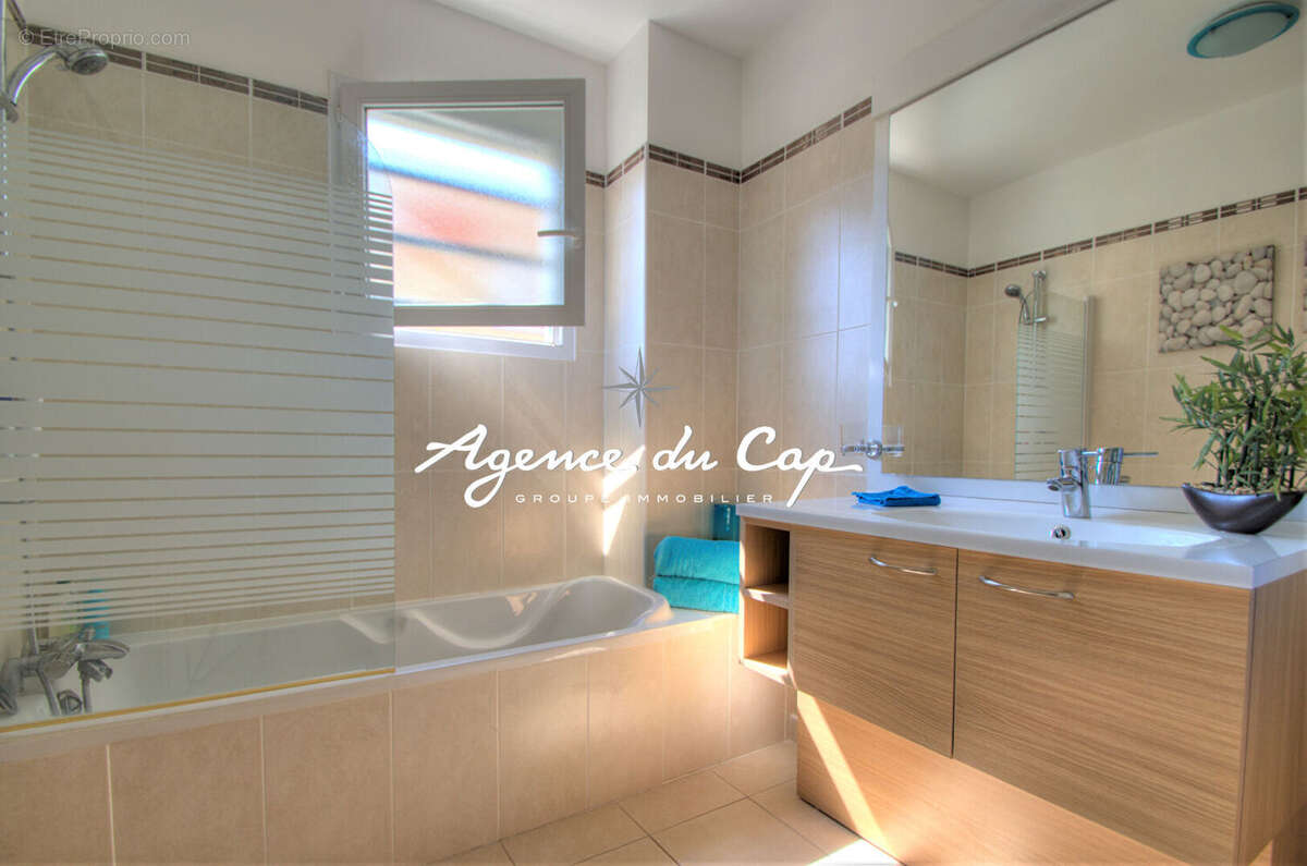 Appartement à SAINT-RAPHAEL