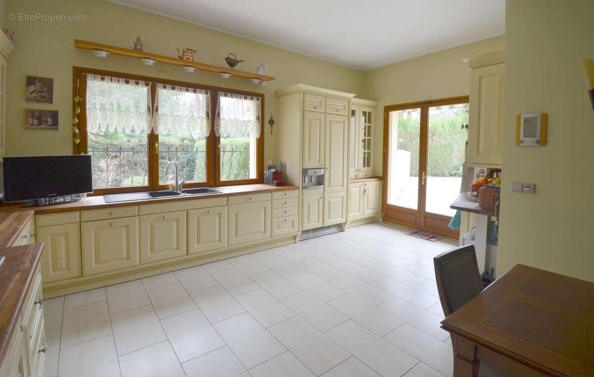 Maison à LOUVECIENNES