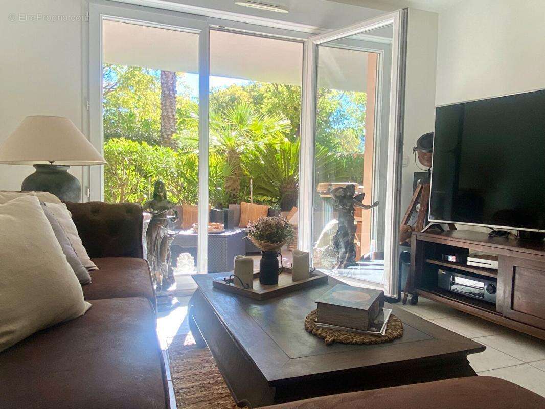 Appartement à SAINT-CYR-SUR-MER