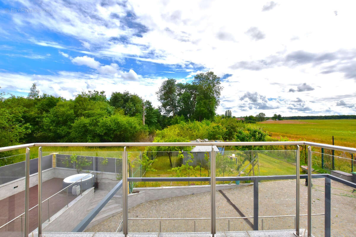 Maison à LE PERRAY-EN-YVELINES