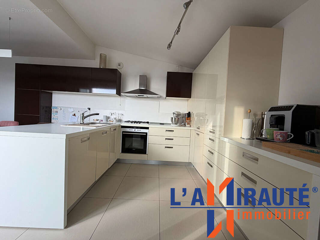 Appartement à SARTROUVILLE