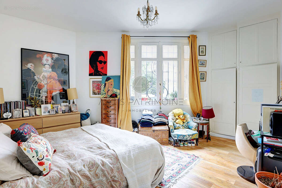 Appartement à PARIS-7E