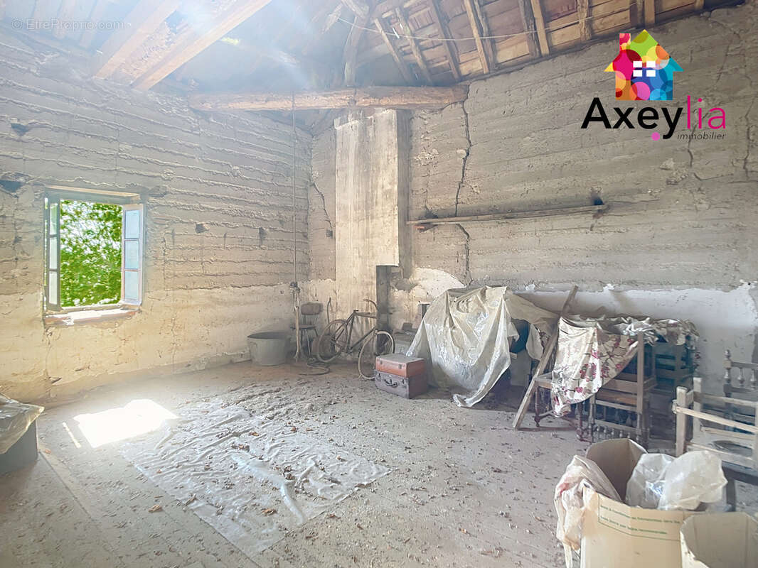 Maison à SAINT-ROMAIN-LA-MOTTE