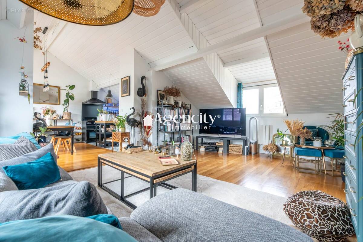 Appartement à SAINT-MAUR-DES-FOSSES