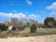 Terrain à SAINT-JEAN-DE-BRAYE