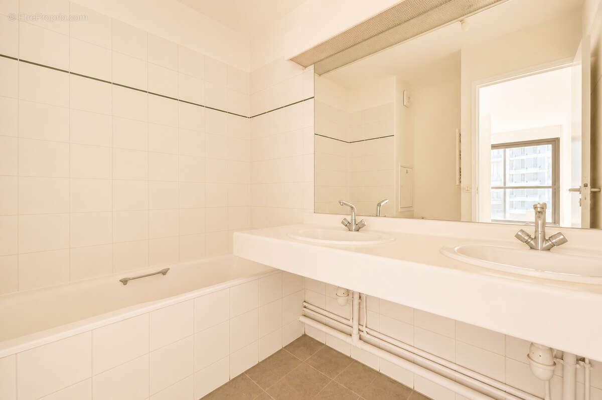 Appartement à PARIS-15E