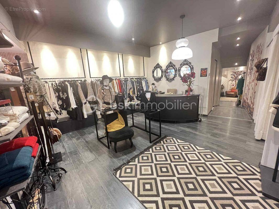 Commerce à SAINT-JEAN-DE-MAURIENNE