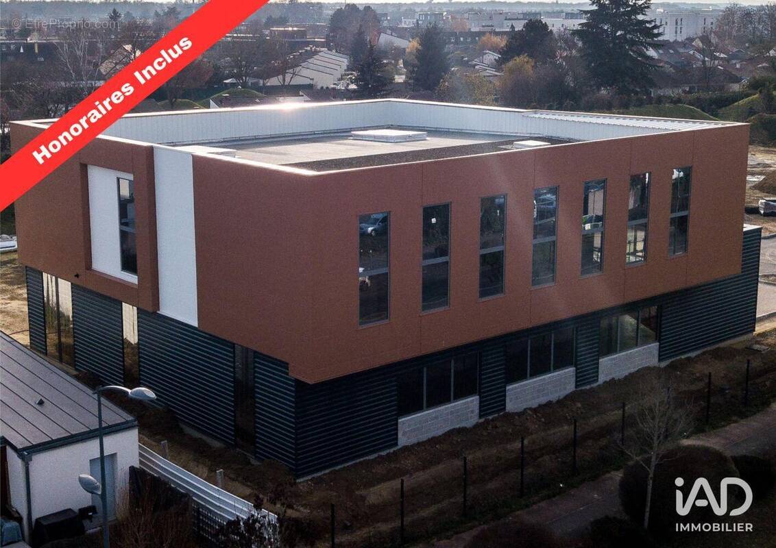 Commerce 474 m² à Bondoufle  - photo 1