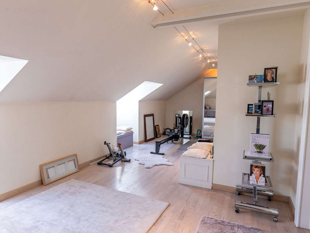 Appartement à ONET-LE-CHATEAU