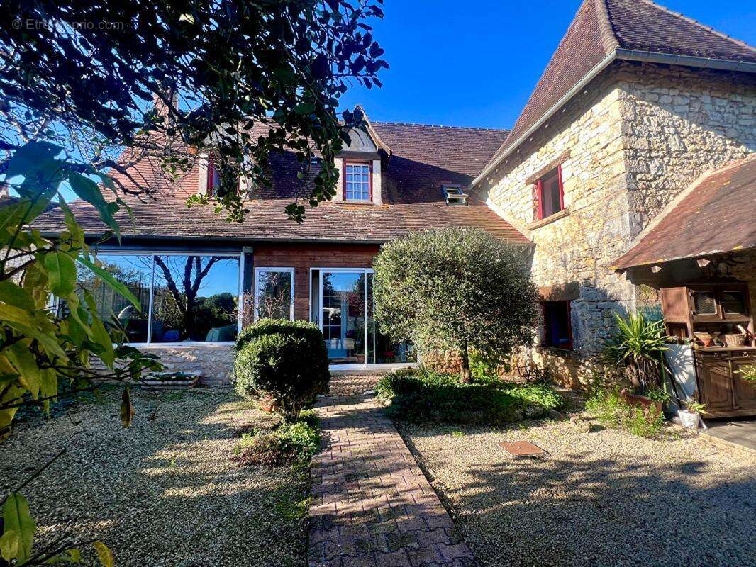 Maison de caractère à Coulaures de 105 m² - photo 3
