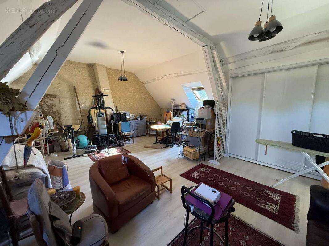 Maison à CONDE-SUR-HUISNE