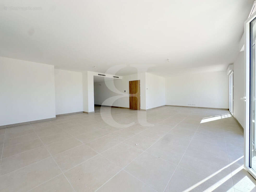 Appartement à L'ISLE-SUR-LA-SORGUE