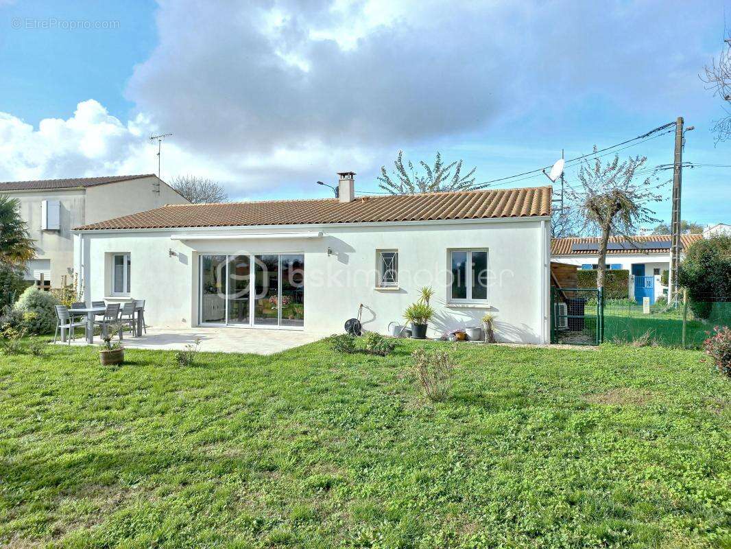 Maison à SAINT-JUST-LUZAC