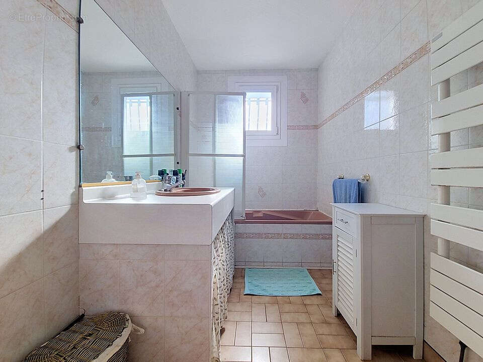 Maison Familiale 112m2-5 Chambres-Terrain 1449m2 - photo 8