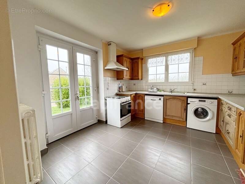 Maison à PLONEVEZ-PORZAY