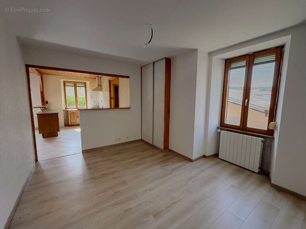 Appartement à PONT-DE-ROIDE