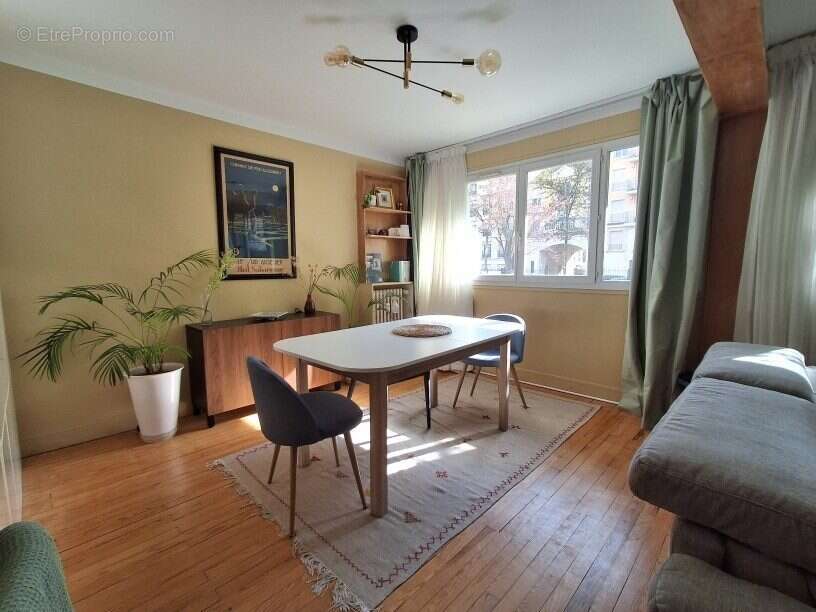 Appartement à FONTENAY-SOUS-BOIS