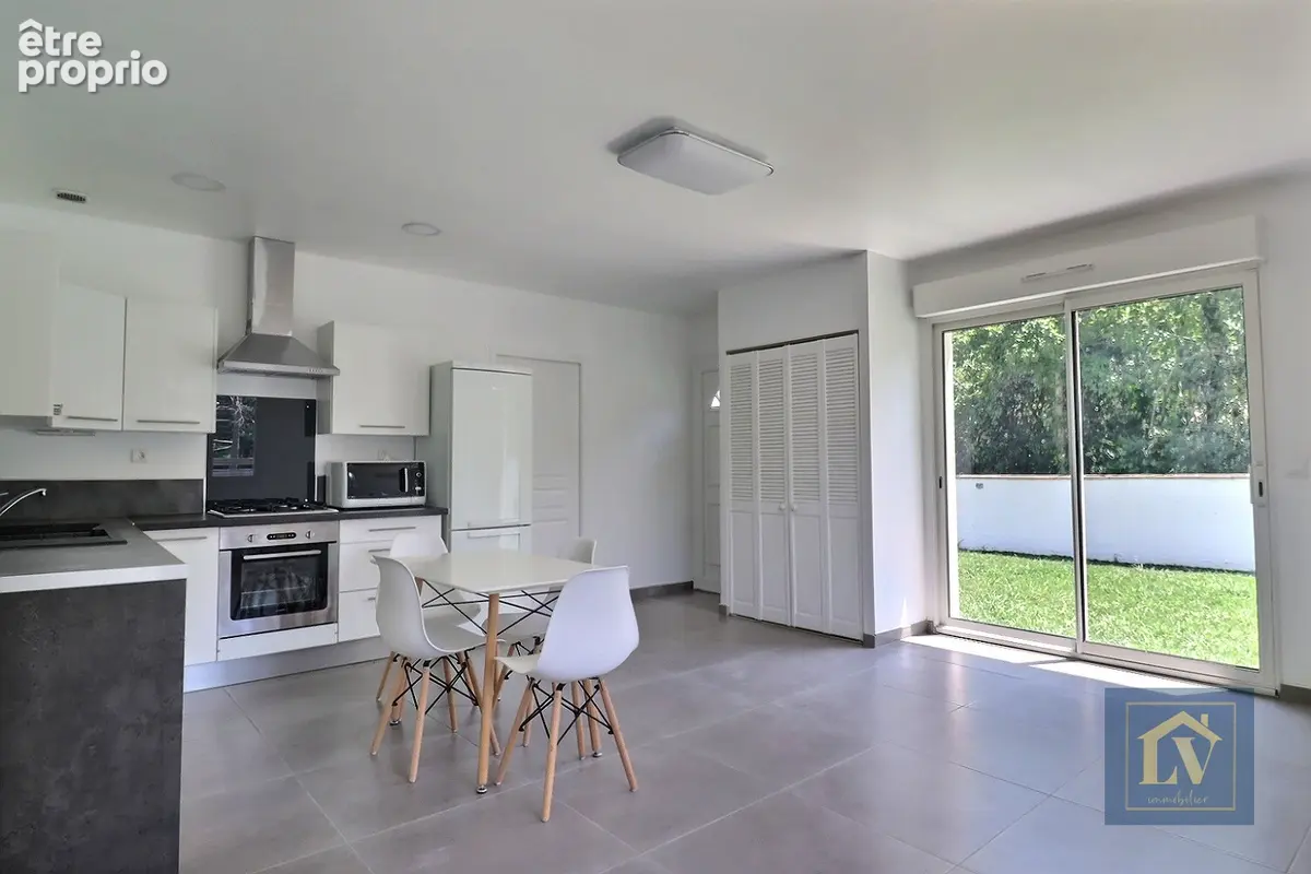 A vendre villa provençale avec garage et dépendance, grand jardin et piscine - photo 17