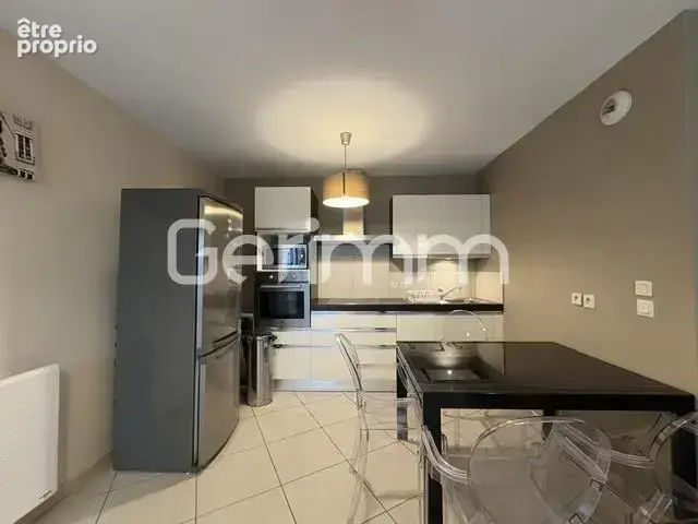 Vente - Appartement - 2 pièces + cuisine - 52 m² - 199 000 € - - photo 4
