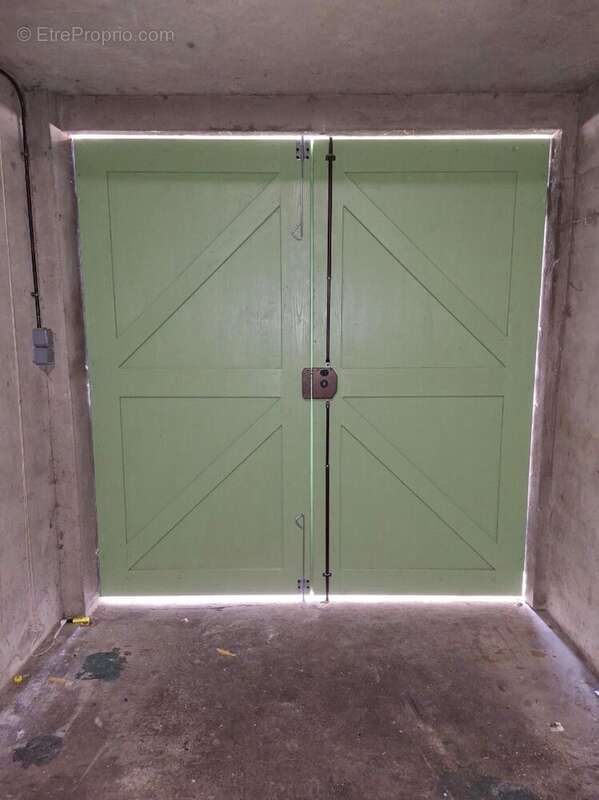 Photo 3 - Parking à VILLEURBANNE