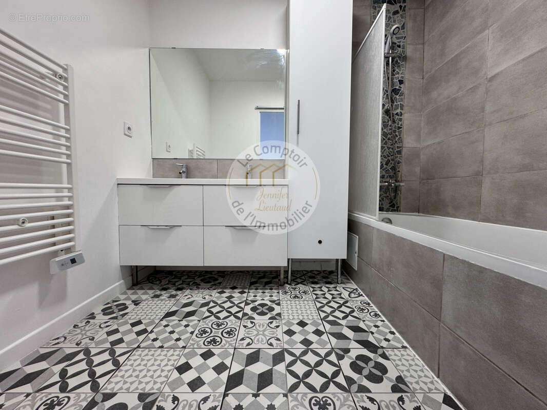 Appartement à MARSEILLE-9E