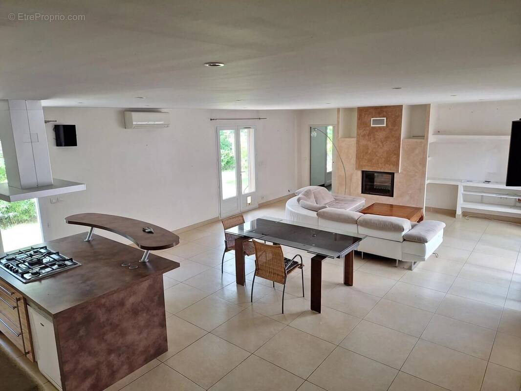 Appartement à COGOLIN