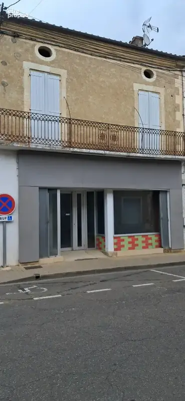Commerce à VIC-FEZENSAC