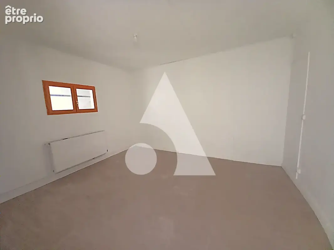 Immeuble de rapport à Maubeuge : 5 logements, un commerce et un potentiel locatif à étudier - photo 13