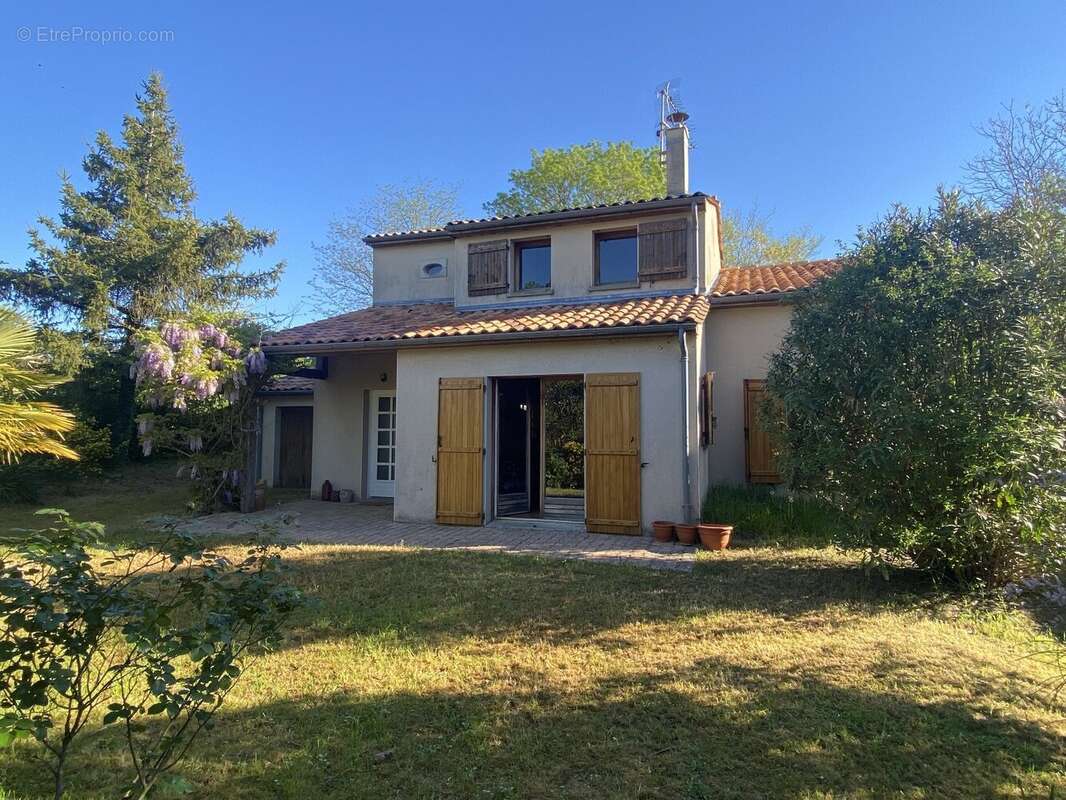Maison 130 m² à Linars  - photo 16