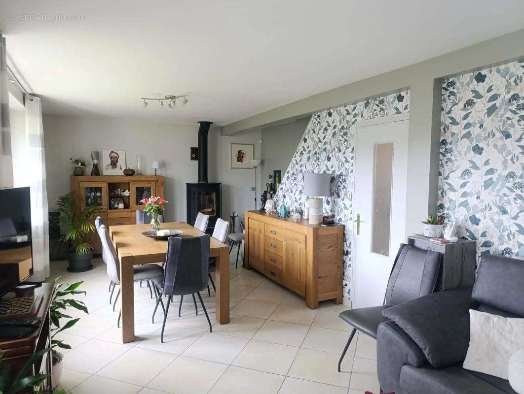 Maison à LE RELECQ-KERHUON