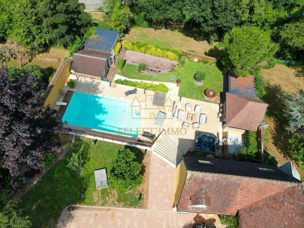 EXCLUSIVITÉ – Une propriété de caractère au cœur de Conches-en-Ouche - photo 2