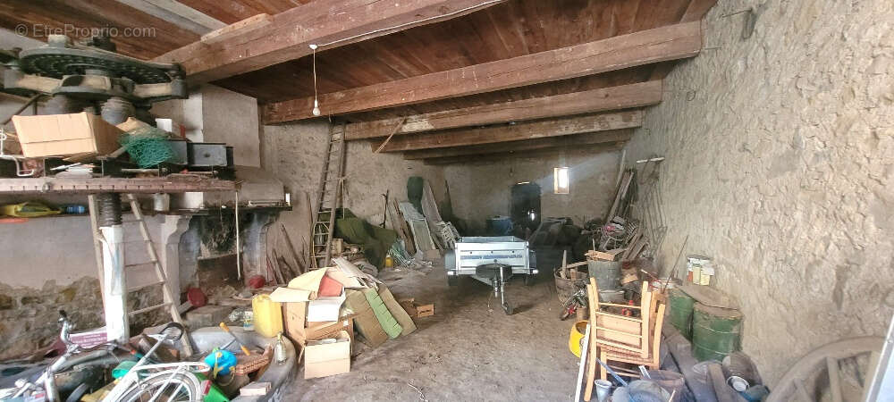 Autre à MAILHAC