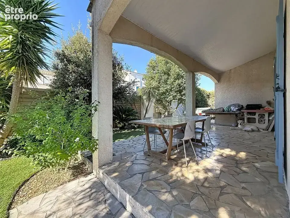 Maison avec piscine en centre-ville de Béziers : 3 chambres, garage et jardin arboré - photo 2