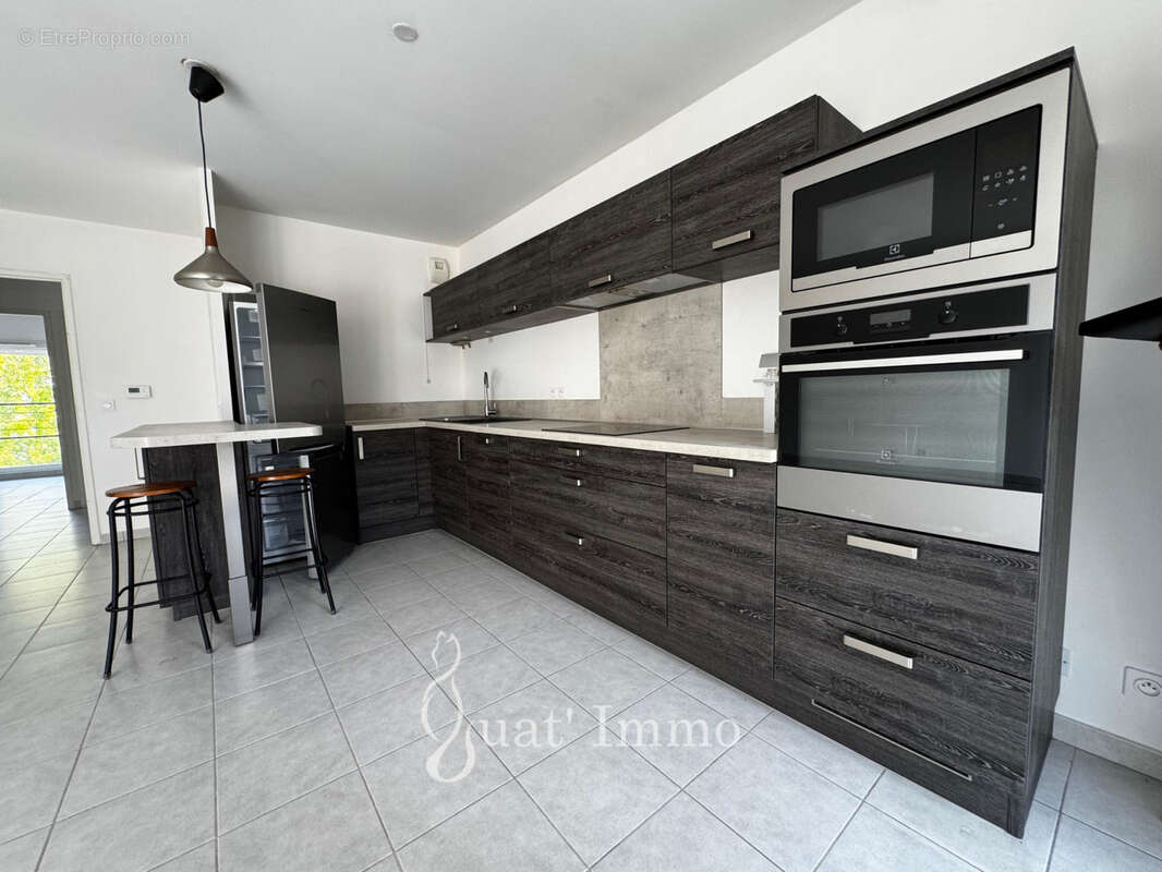 Appartement T3 lumineux avec terrasse et vue dégagée   Manosque - photo 2