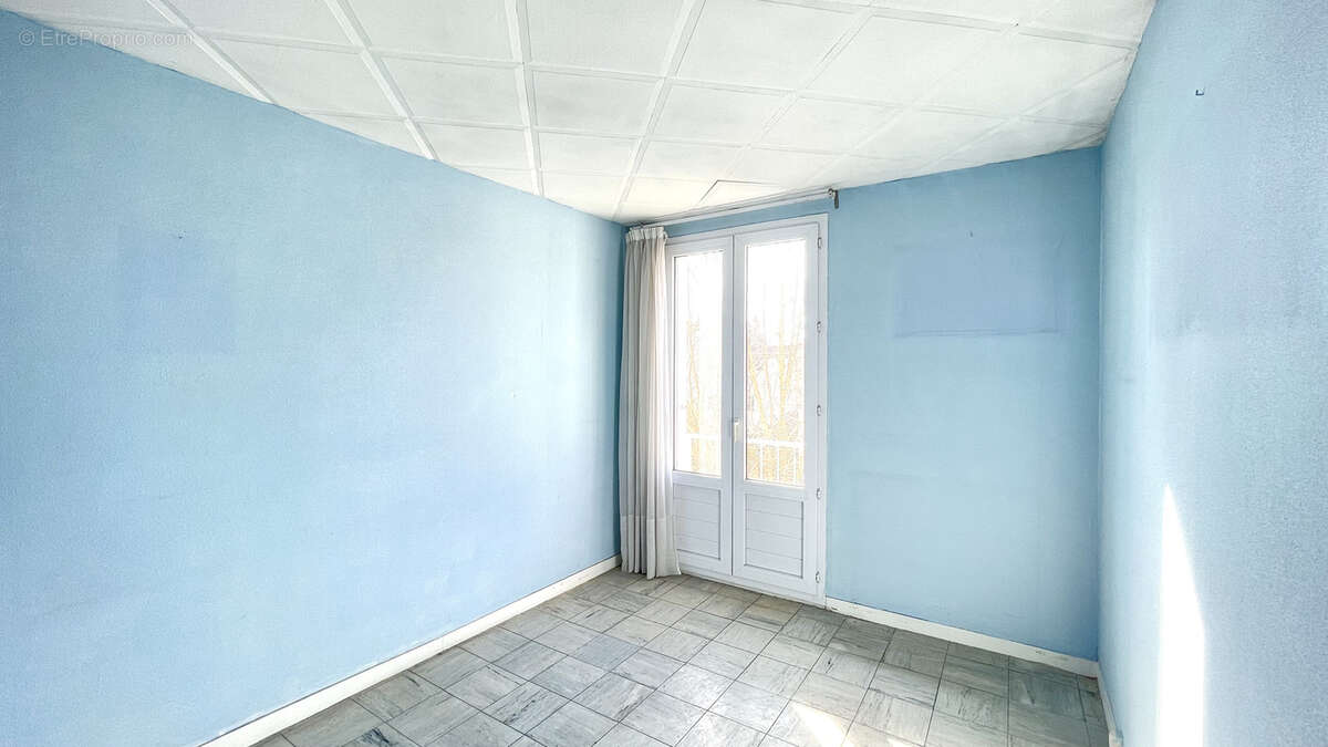 Opportunité! Appartement T4 3 chambres avec Cave secteur Edouard Vaillant / Chartrons - photo 10