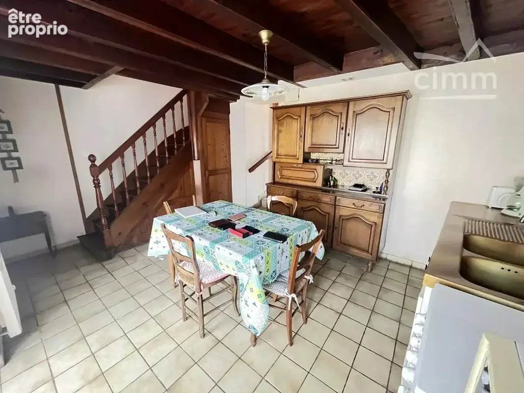 Maison de bourg T3 de 89 m² sur 290m² de terrain clos. - photo 6