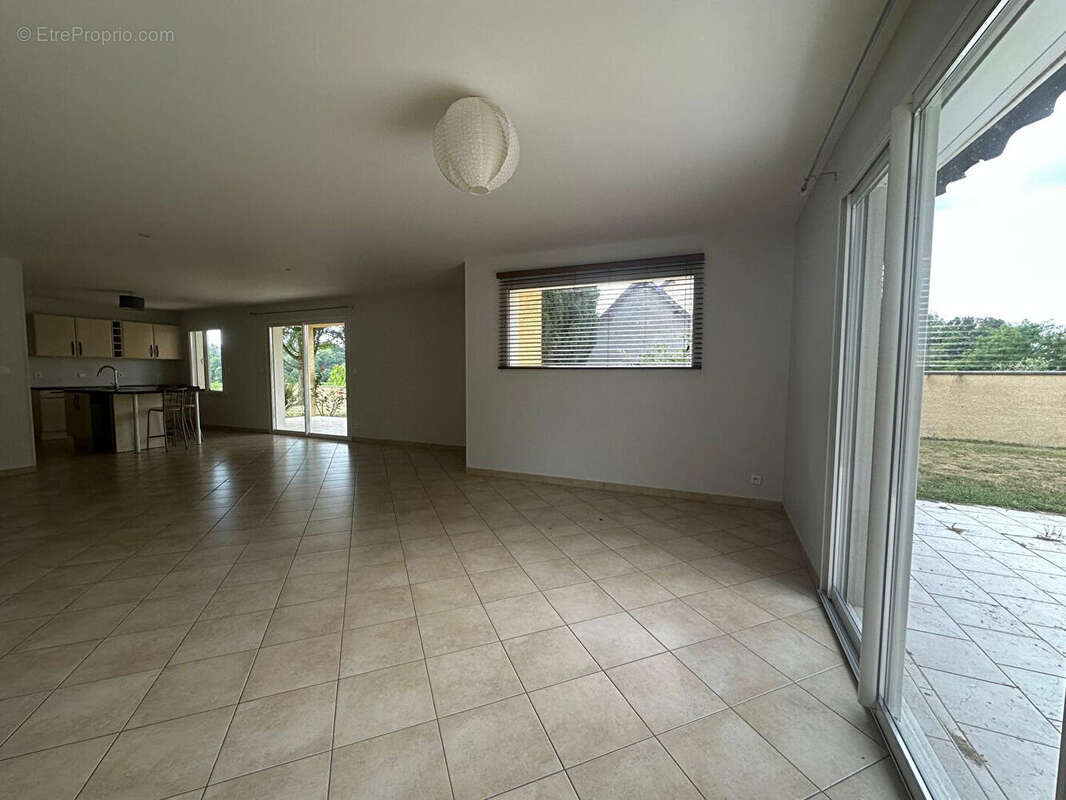 Maison récente, 148 m², 4 chambres à lucgarier - photo 4
