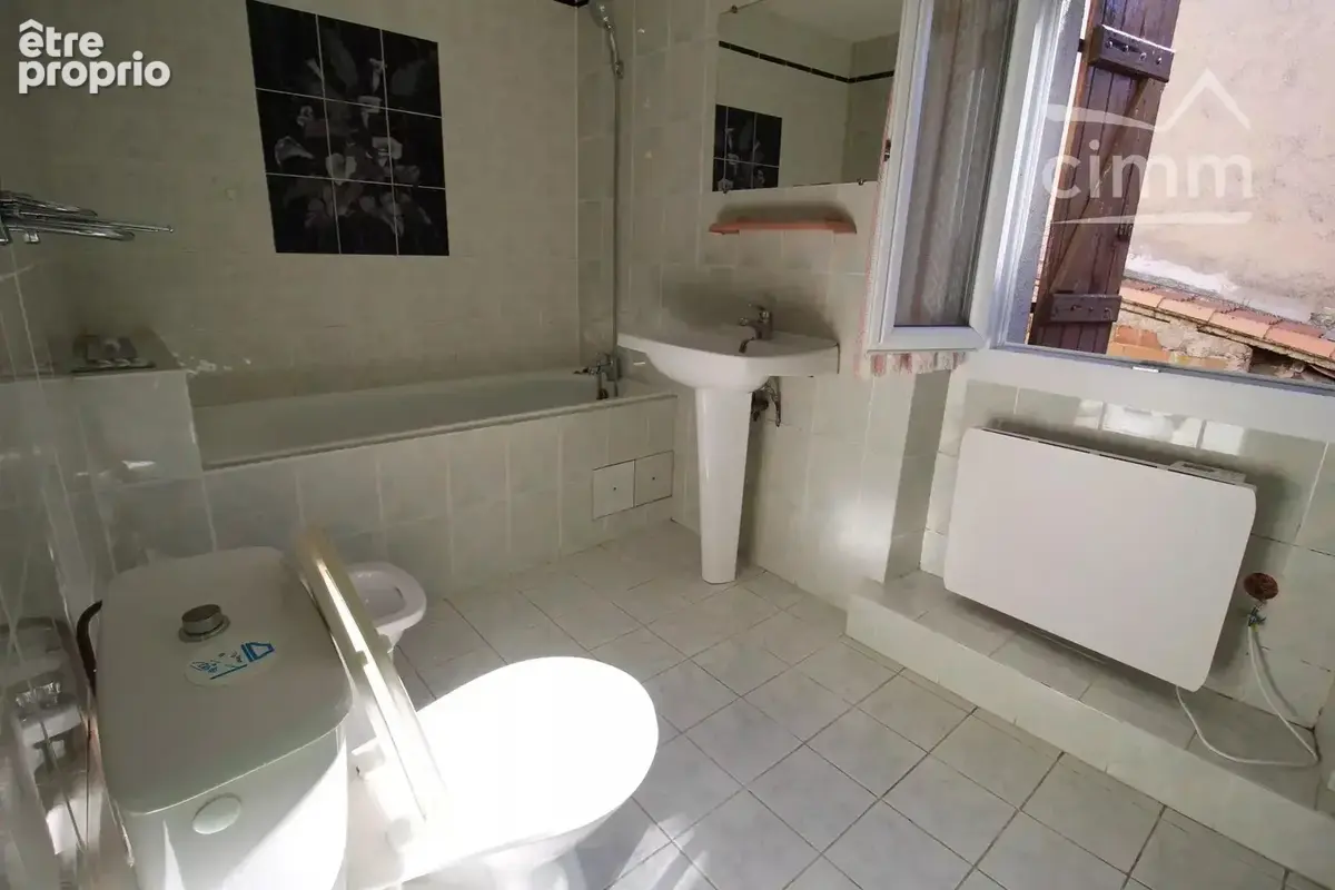 A vendre maison de village avec une cour - photo 10